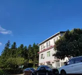 Xiangman Village Farmhouse in Dongjiang Lake