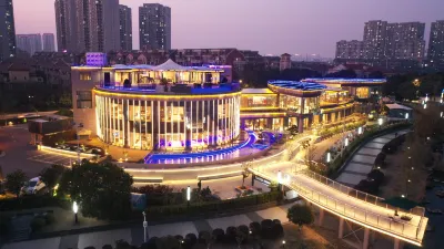 蘇州清風明月大酒店（吳中區尹山湖店） 鄰近崇本堂的酒店