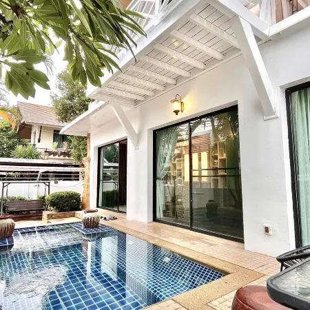 H6 Downtown Chinatown Terminal, Fengyue Street, Five bedroom Pattaya Haitian Pool Villa
