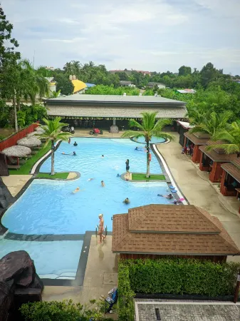 Hideaway Resort Banchang Отели рядом с достопримечательностью «Wat Chak Mak»