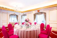 Grand Emperor Hotel