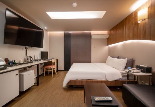 라임호텔 모던한 객실