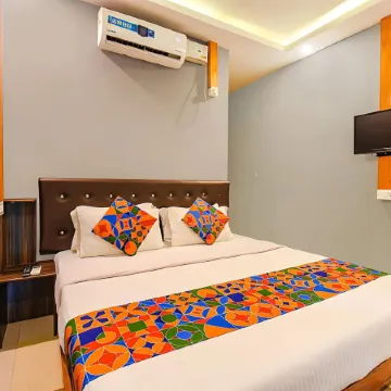 YogiTree Beach Resort & Cafe