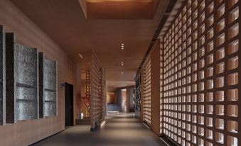 CNHOL RADIENT  HOTEL (Shenzhen International Convention and Exhibition Center Branch)