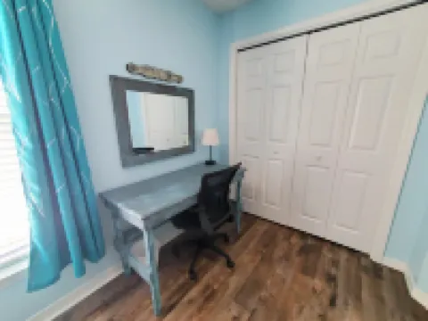 Navarre Beach Landing - 5 min walk to beach, amazing pool, close to pier