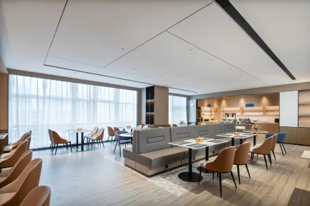 Yishang Hotel (Nanning Chaoyang Square Sunac Mall Branch) Отели рядом с достопримечательностью «Guangxi University of Finance and Economics Xiuling Campus»