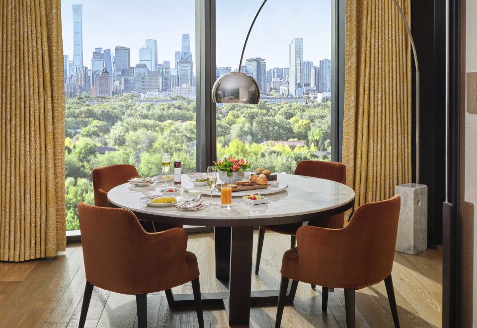 베이징 불가리 호텔의 럭셔리한 실내 수영장 이미지