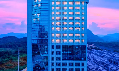 Vienna International Hotel (Shaoguan High speed Railway Station Square Branch)