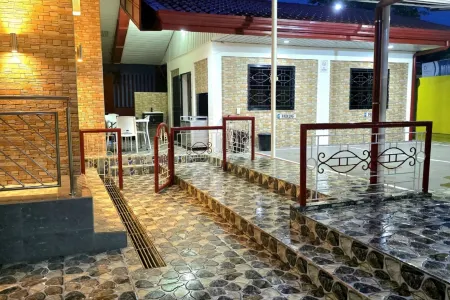 Jenessa's Bedsite Deluxe,4 Pers. AC, Wifi, Netflix Отели в г. Carrascal