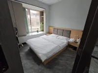 Zhenxiong Ruixin Hotel