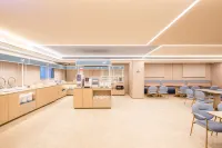 HanTing Hotel (Xinyang Huangchuan Xiya Heyue Square) - parcheggio