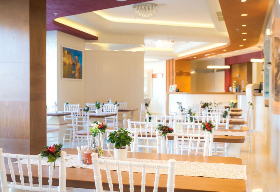 호텔 카드모의 외부 전경