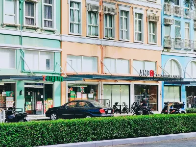Tessa's Place Staycation Hotels in der Nähe von University of Perpetual Help System Laguna
