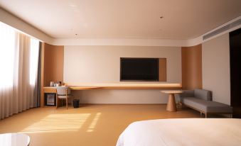 Huayue Kaixuan Grand Hotel (Weiye Building Xincheng Bus Station)