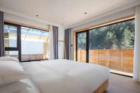 Wutaishan Jing She Mi Yuan.