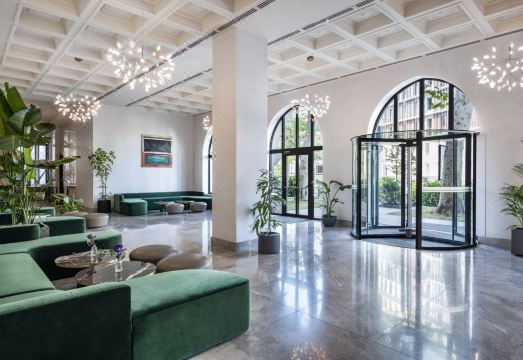 4. 트빌리시 필하모..