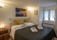 Mainetta Sea View Apartment with AC Punta Mesco附近的飯店