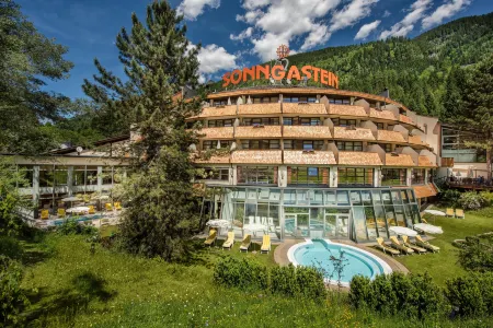 Hotel Sonngastein Отели рядом с достопримечательностью «Felsentherme»