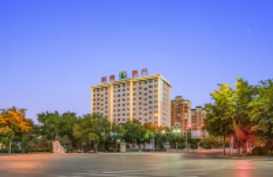 Rezen Longuu Hotel （Wuzhong Two Halls and One Center） - parking