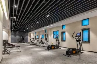 Ramada Hotel at the Port Pool Wharf of Dang Port in Zhenjiang - نادي رياضي
