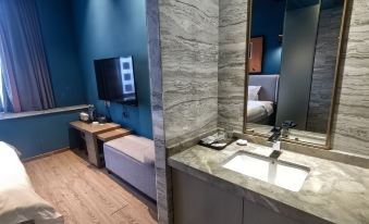 Insail Hotel (Shenzhen East Railway Station Buji Subway Station)
