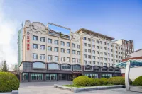 Dandong Jiangbin International Hotel (Yalu River Broken Bridge Scenic Spot Railway Station Branch)