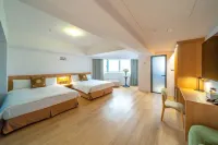 Moonsset INN Taitung-Tiehua Xiutai Branch Hotels near Da Xiang Kuang - Taitung Seashore Park