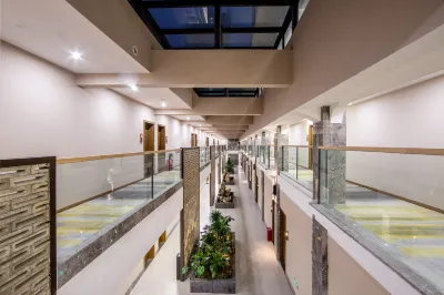 Qinglefu Hotel (Jiaxing Road Food Street Branch at High Speed Railway Station) Hotel in zona Leshan Grand Harbour