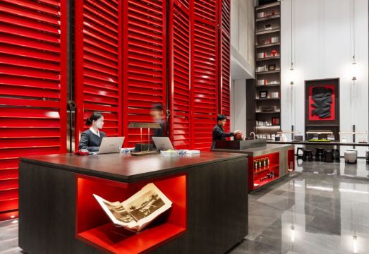 그웬 제인 호텔 로비