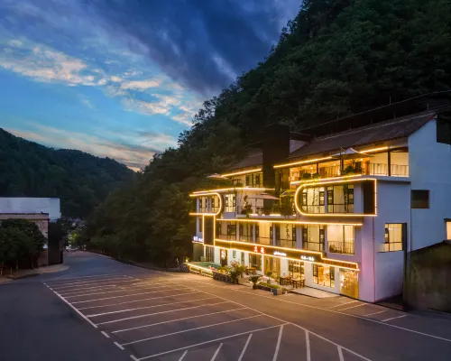 Chongdu ditch traces of Fengqi Lishe B&B Hotels in Luanchuan