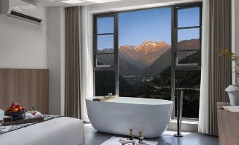 Moyun Yunxia Bieyuan Hot Spring Homestay (Moxi Ancient Town Branch)