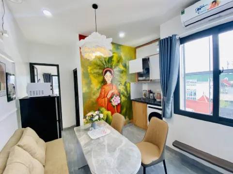 Lilo's homestay West lake Thuy Khue Отели рядом с достопримечательностью «Мавзолей Хо Ши Мина»