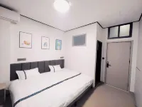 Youjian Homestay (Chengtou Town Yaqi Yuanhong Trade City)