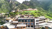 Green Grain Moments · Cloudview Homestay (Zhagana Scenic Area)