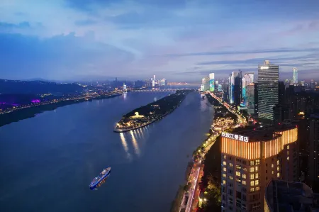 FUNGEE X Hotel, Xiangjiang Middle Road, Bishahu (Youth Square) Station, Changsha Отели рядом с достопримечательностью «Changsha University of Science & Technology (Transportation Science & Technology Teaching Area)»