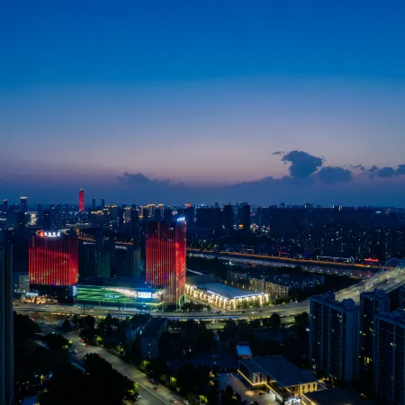 Huijianshang Hotel (Wuhu High-Speed Railway Station Zhongyu Yijiangnan Strolling Street)
