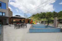 RoyaI Luxury Hot Spring HoteI Hotels in Zijin