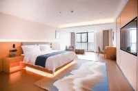IN-OUT-IN PLAZA Hotel a Songming