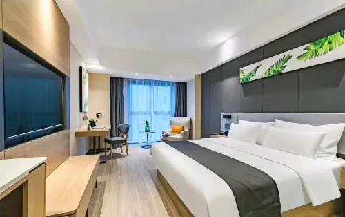 Rongyue Qingju Hotel (Henan Qinghua Chinese-English School) Hotels in Xihua