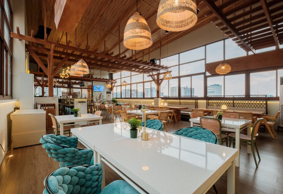 [니콜 에어포트 호텔의 루프탑 전망]