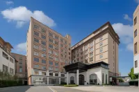 Madision Guangzhou Panyu Changlong Wanbo Center Hotel 지난/제남 대학교-판위/판유 캠퍼스 주변 호텔