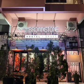 The Brownstone Hostel & Space Các khách sạn gần Đài tưởng niệm Chiến tranh Ipoh