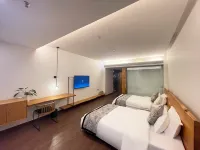 Lvtu Yasu Holiday Hotel (Wentang Gujing Spring Street Branch)  호텔