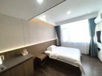 棲霞市桃村鎮易居飯店 - 2 星級