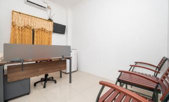 RedDoorz @ Gunungsari Surabaya 2