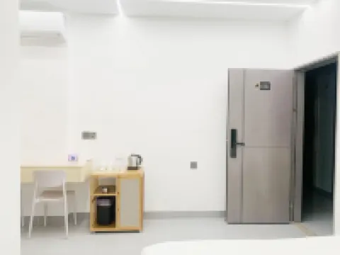 Xin Nanyue Apartment (Luhe Linrun Times Center) Hotel a Luhe