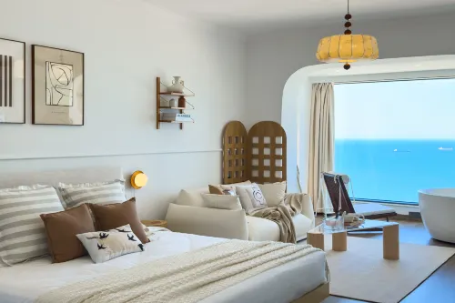 Dongshan Blue Crystal Seaside Homestay (Double-faced Hainanmen Bay Branch)