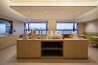 Ningbo Four Seasons Chenxing Hotel (Yinzhou Wanda Plaza Incity Store)