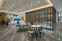 華逸ホテル 楽東（楽東高速鉄道駅）