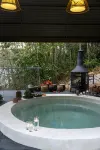 Anji Hanqing Valley Residence · Green Valley Luxury Pool Resort (Sky City Store) - Suối nước nóng